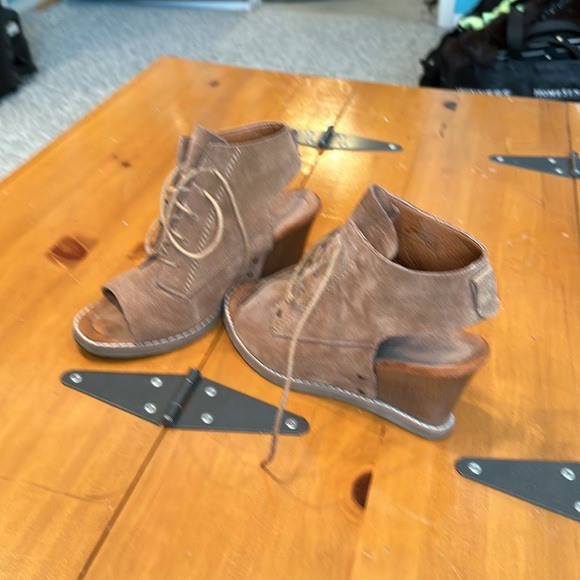 Bear paw shade toeless wedges - Picture 2 of 5